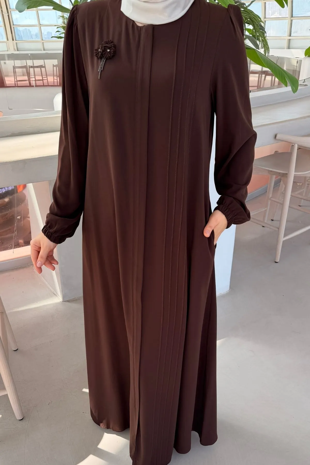 Rabia Göğüs Çiçek Broşlu Nervürlü Ferace 736 - Kahve