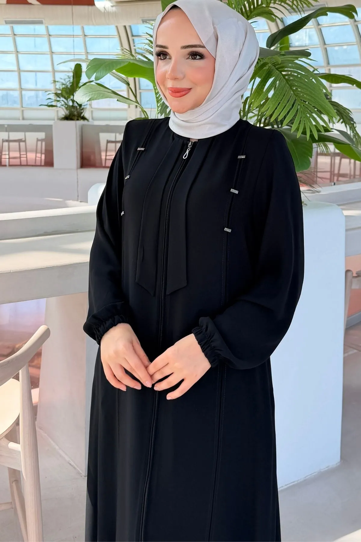 Önü Fermuarlı ve Taş Detaylı rabia  Ferace 437- Siyah