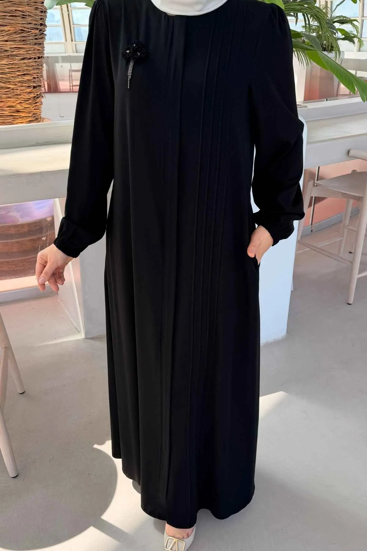 Rabia Göğüs Çiçek Broşlu Nervürlü Ferace 736 -Siyah
