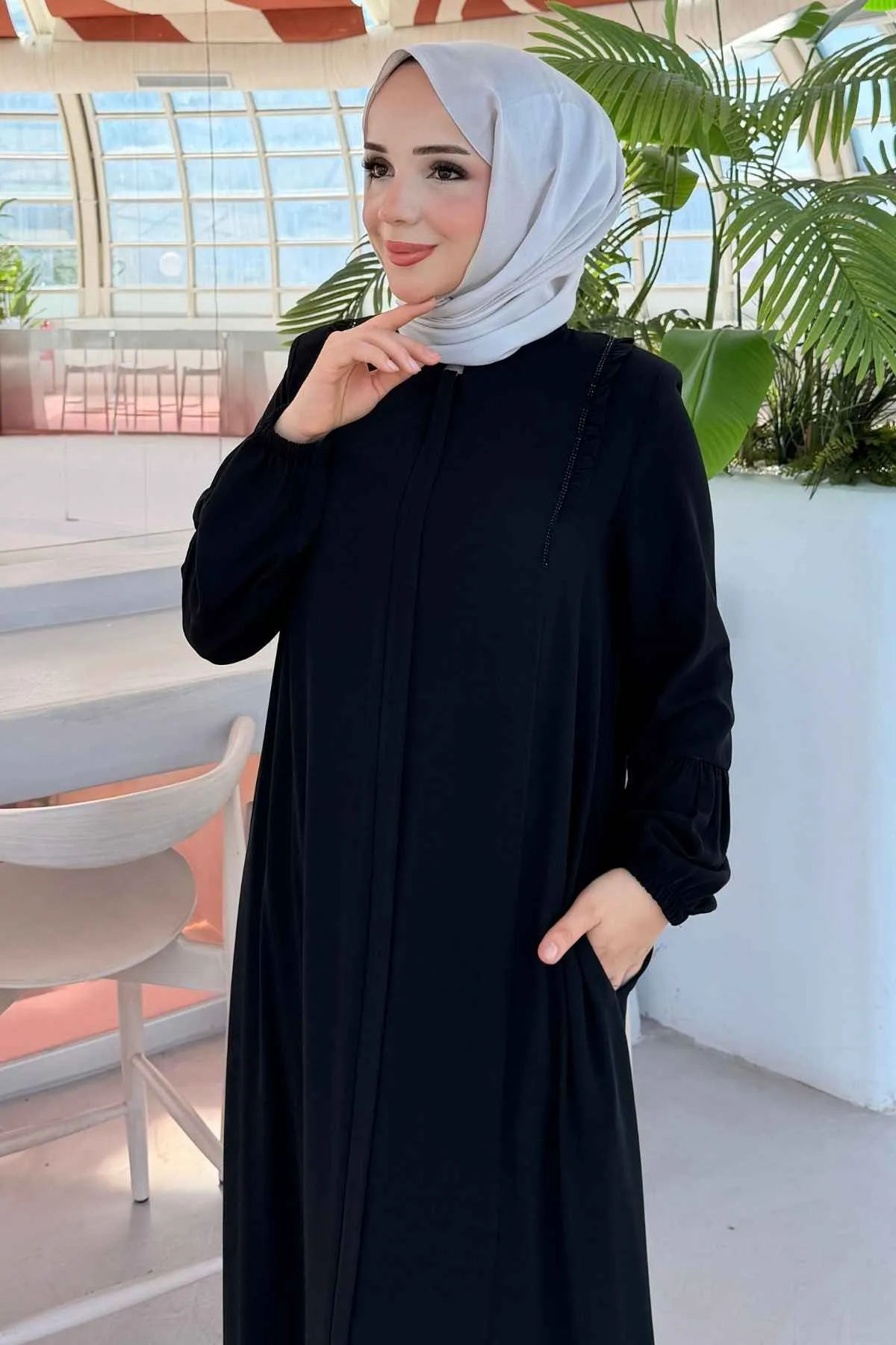 Omuz Fırfırlı ve Eteği Büzgülü Siyah Ferace 754
