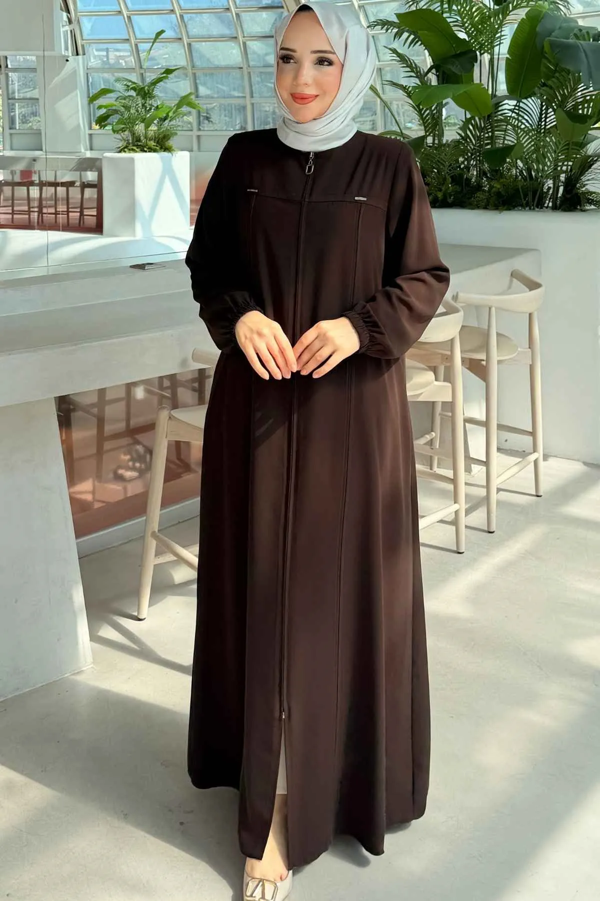 Boydan Fermuarlı ve Metal Detaylı Rabia Ferace 8885 -Kahve